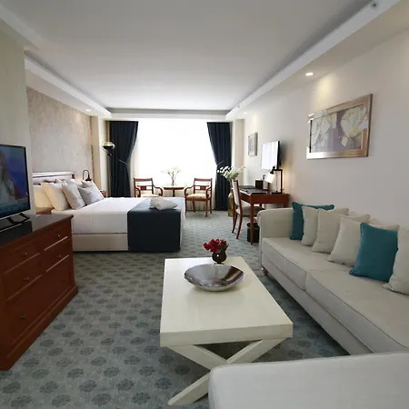 Tuzla Garden & 4*
