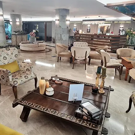 Tuzla Garden & 4*
