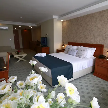 Tuzla Garden & Hotel