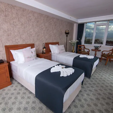 Tuzla Garden & 4*
