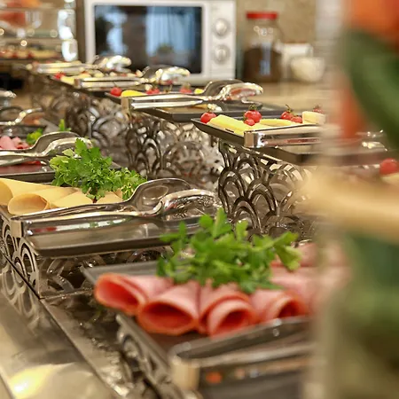 Tuzla Garden & 4*