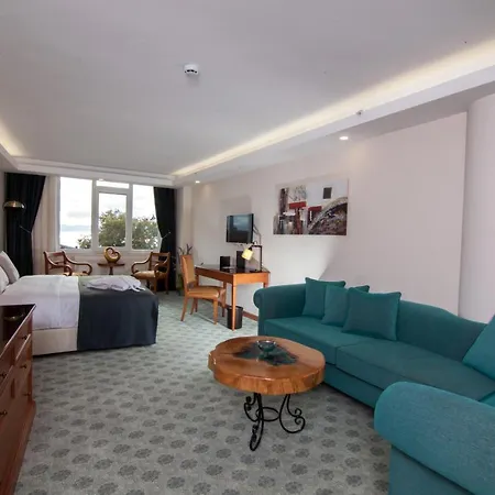 Tuzla Garden & 3*